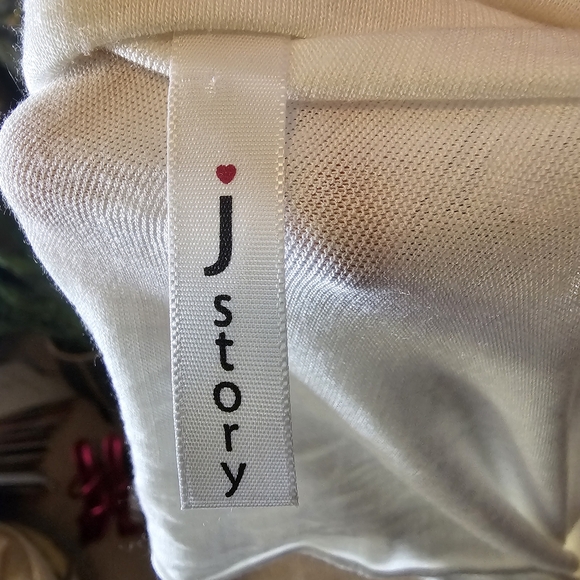 Never Worn. Graphic White Muscle Tank. Size Small. - Picture 5 of 5